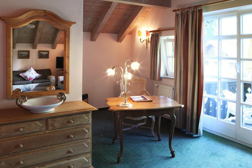 Hotel Edelweiss Garni Garmisch-Partenkirchen Oda fotoğraf